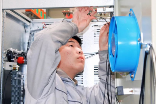 技能比武綻風(fēng)采，工匠精神耀九洲丨九洲集團(tuán)技能比武競(jìng)賽進(jìn)行中！